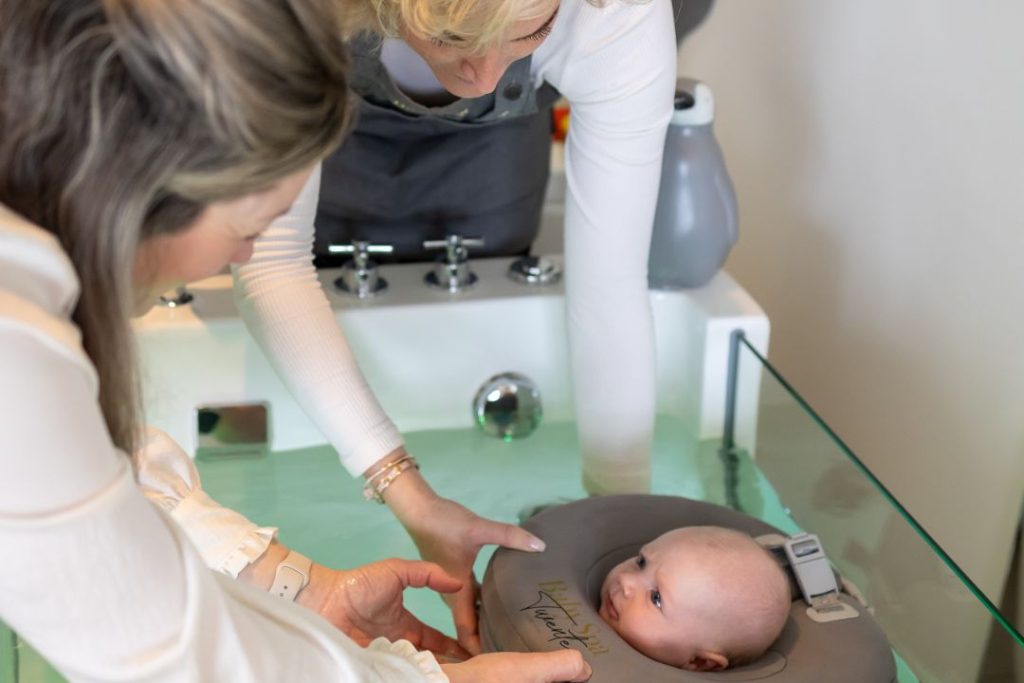 Persoonlijke begeleiding tijdens een floatsessie