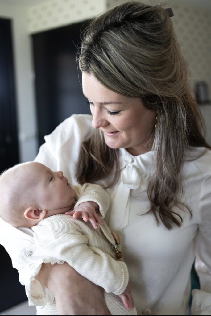 Baby ontspant in warm water bij Baby Spa Twente
